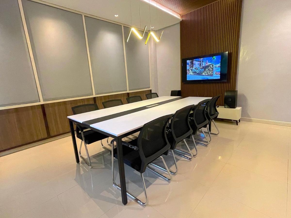 Luisita Central Park Hotel Tarlac City Eksteriør billede