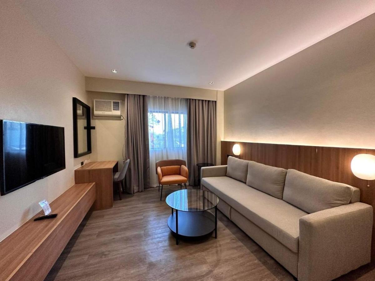 Luisita Central Park Hotel Tarlac City Eksteriør billede