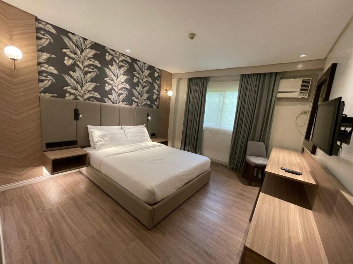 Luisita Central Park Hotel Tarlac City Eksteriør billede