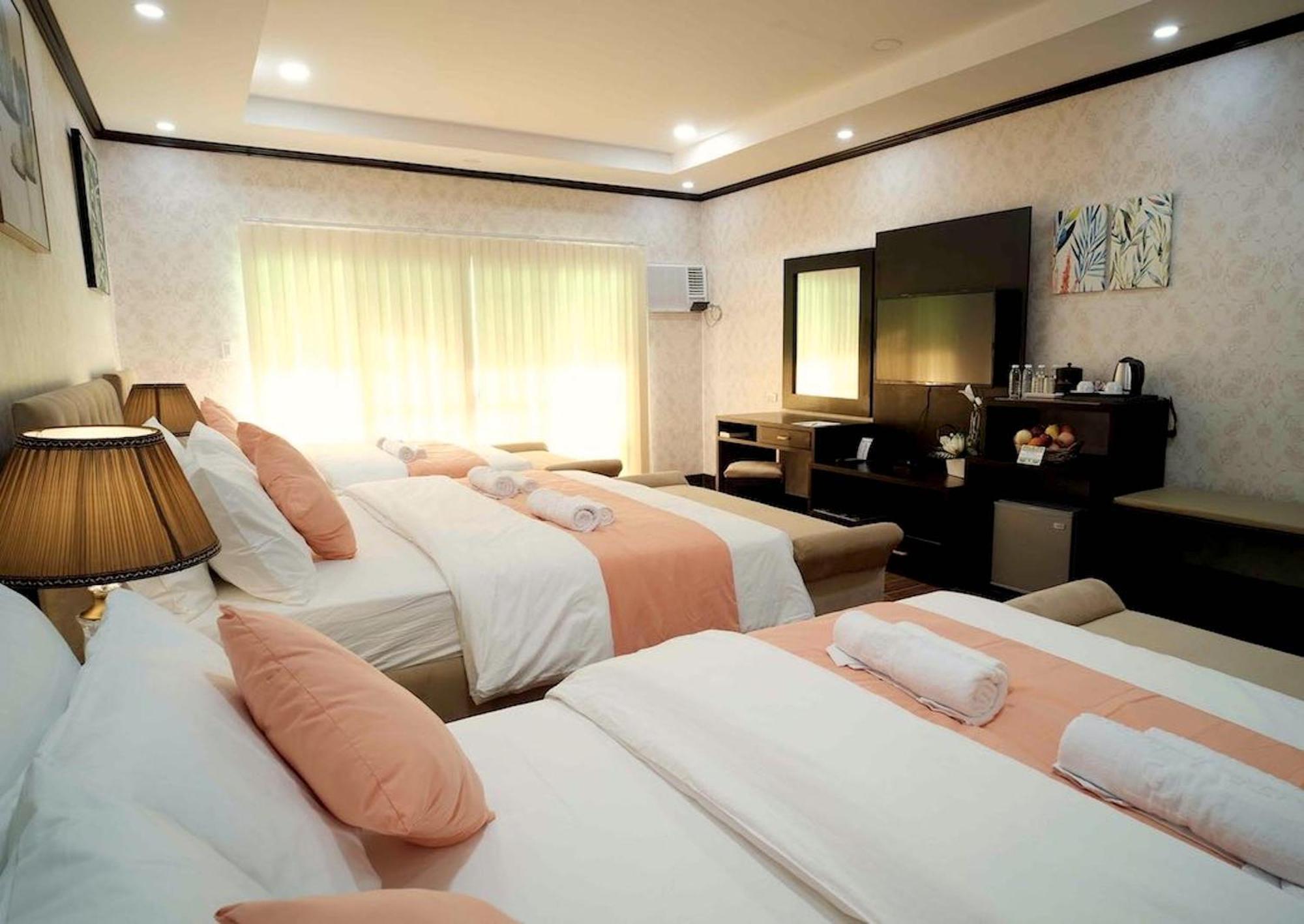 Luisita Central Park Hotel Tarlac City Værelse billede