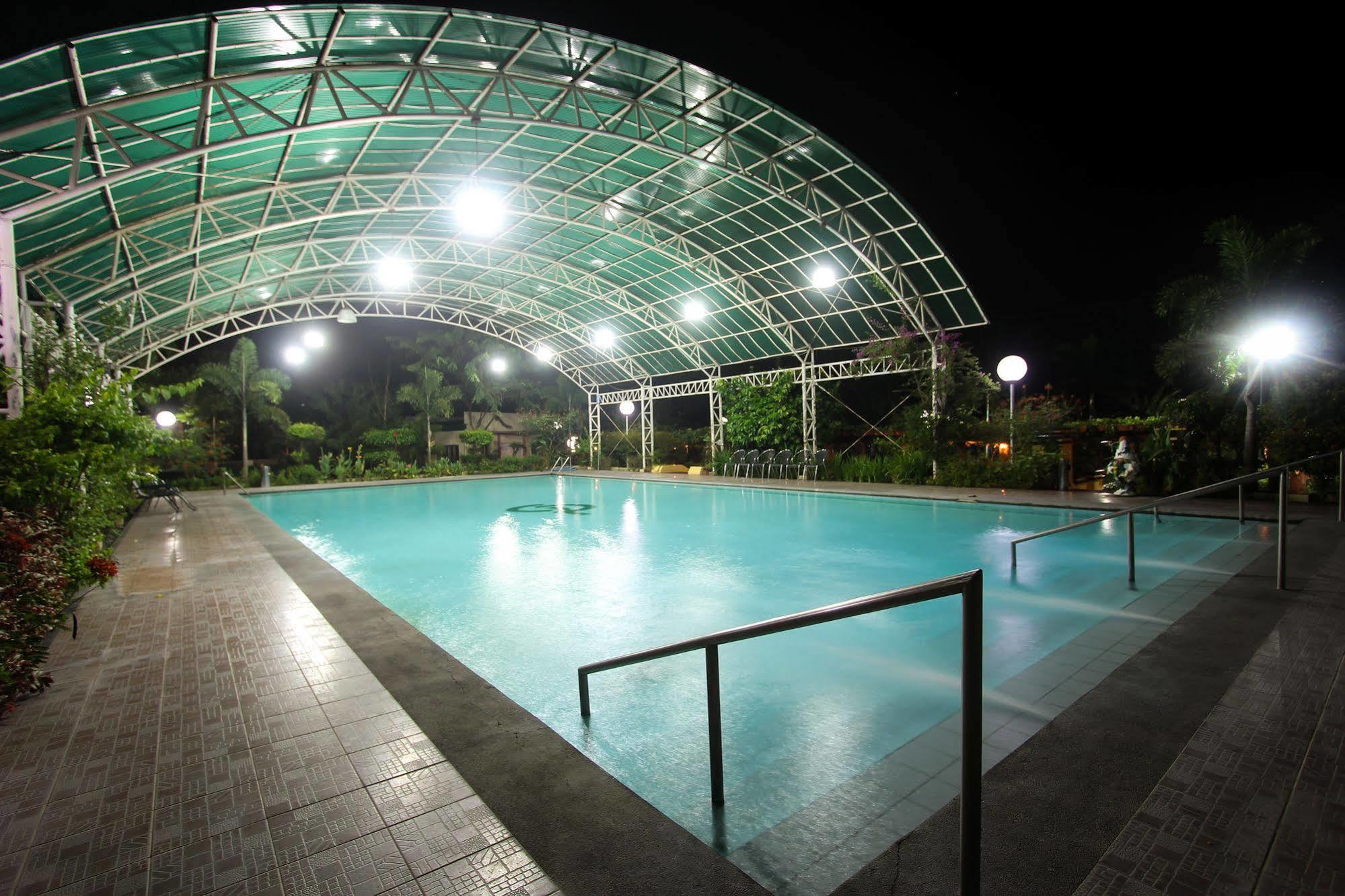 Luisita Central Park Hotel Tarlac City Eksteriør billede
