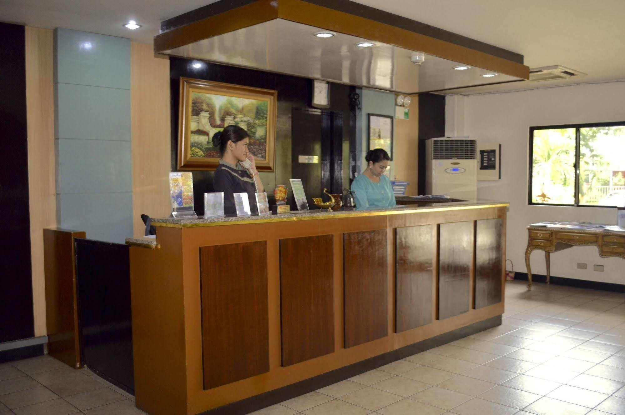 Luisita Central Park Hotel Tarlac City Eksteriør billede